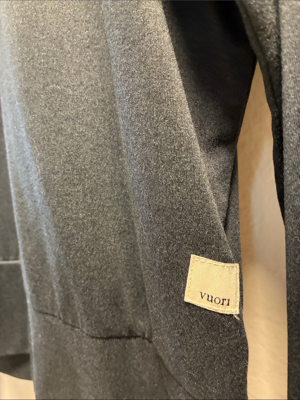 Vuori Black Long Sleeve Crewneck Top Size Small - Picture 2 of 5